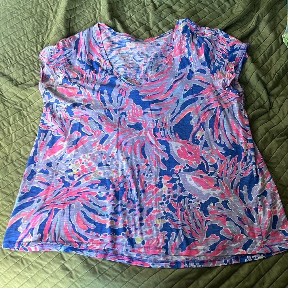 Lilly Pulitzer pink, blue and purple Etta v/neck - Size  XLarge